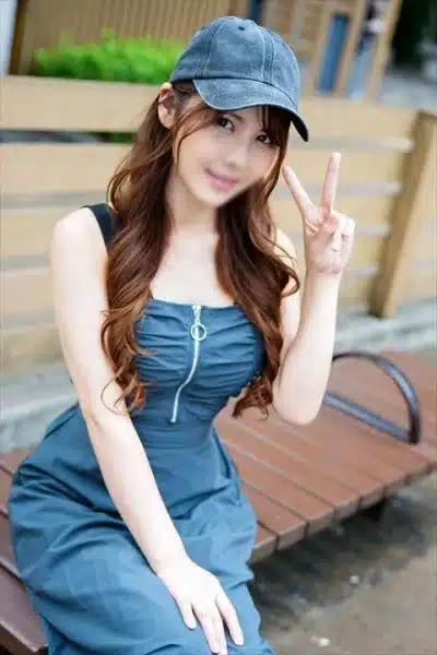 Uncensored “แฟนสาวสุดคิ้วท์ แต่บนเตียงโคตรดุ!” FC2 PPV 4622167